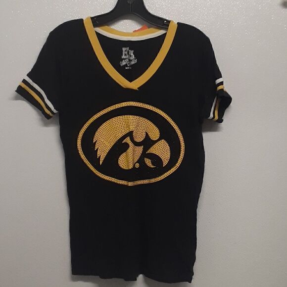 Iowa Hawkeyes size M short sleeve shirt. - Picture 1 of 5